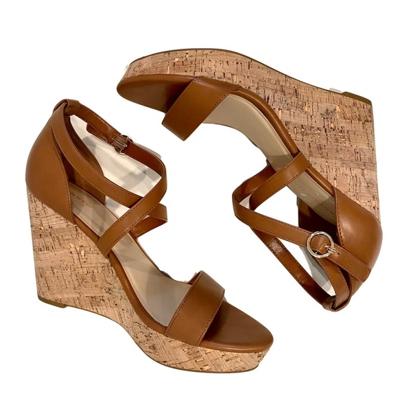 LIKE NEW — Tommy Hilfiger MISSA Leather Tan Platform Wedge Size 10 - Picture 7 of 10